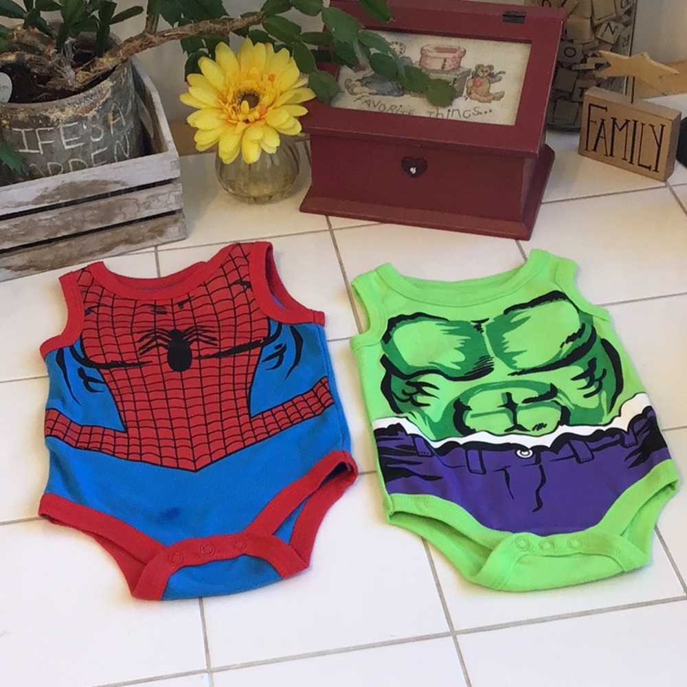‘Marvel’ Onesies of Spiderman and The Incredible Hulk (#8)